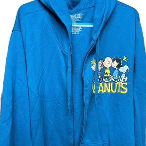 Peanuts blue zip up hoodie, with pockets, size 5X. Peanuts decal on the chest.